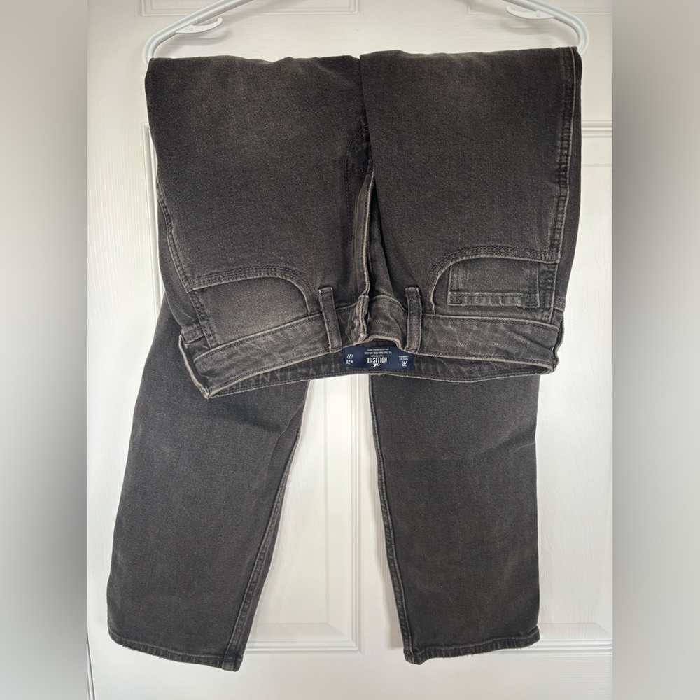 Hollister Women's Black Distressed Ultra High-Rise Mom Jeans